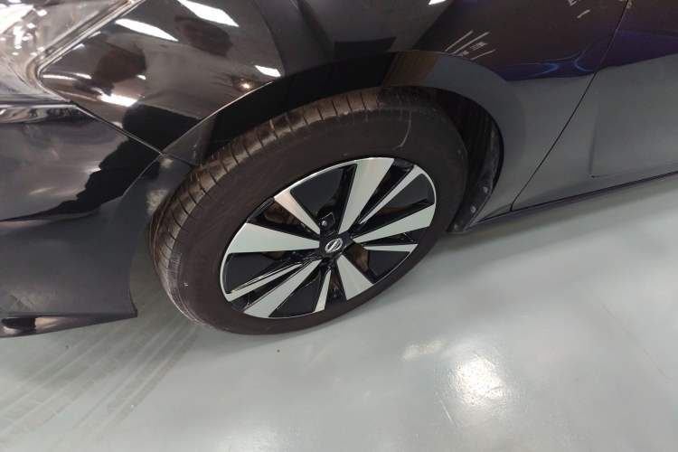 Used Nissan Teana 2021 2.0L XL Comfort Edition Left Front Wheel Hub