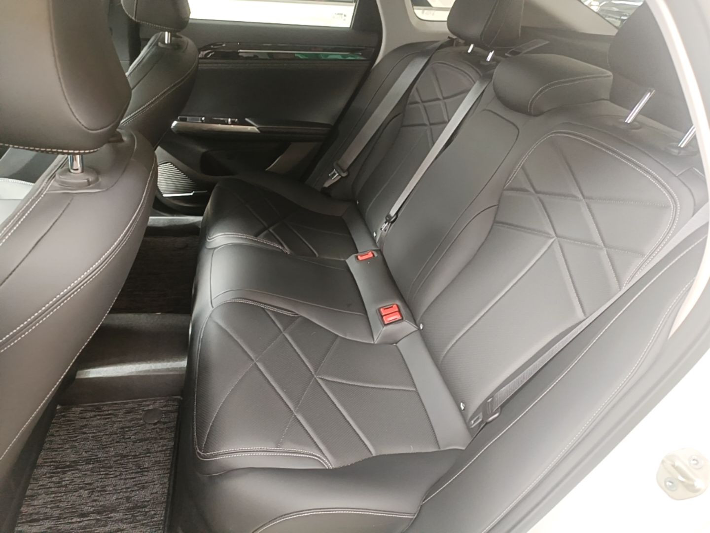 Geely Galaxy L6 2024 125km PLUS Dragon Edition — снимка 20