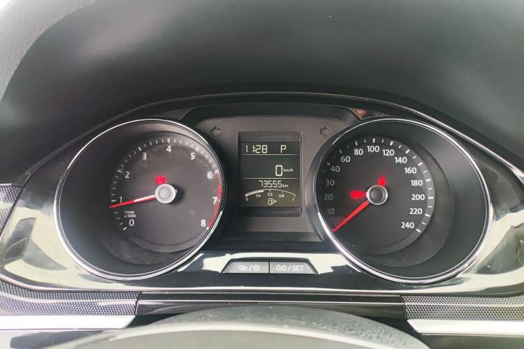 Used Volkswagen C-TREK 2018 230TSI DSG Luxury Version Instrument Cluster