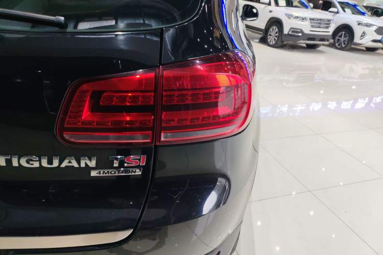 Used Volkswagen Tiguan L 2015 1.8TSI Automatic All-Wheel-Drive Luxury Model