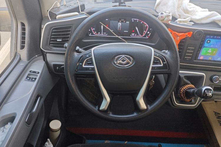 Used SAIC MAXUS Xintu V80 2023 2.0T Manual Classic Aoyuntong Long Wheelbase Mid-Height 6/7/8/9-Seater