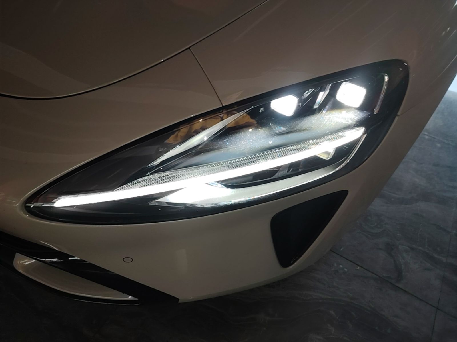 Xiaomi Auto SU7 2024 Four-Wheel Drive Ultra-Long Range Advanced Intelligent Driving Max Edition — снимка 8