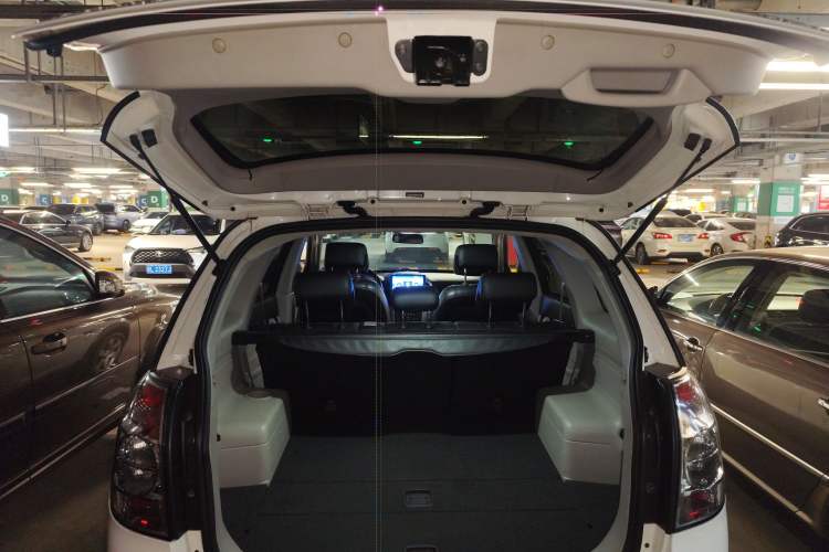 Used Chevrolet Captiva 2014 2.4L 4x4 Luxury Edition 5 Seats Trunk