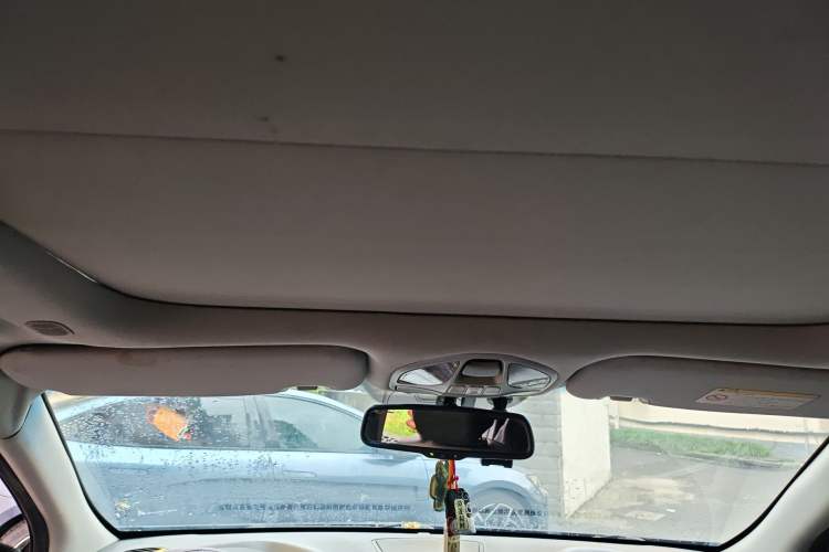 Used Hyundai Santa Fe 2013 2.4L Automatic 4x4 Smart Version Headliner