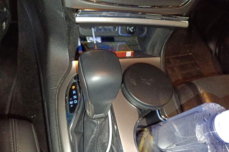 Used Jeep Grand Cherokee 2017 3.0L Elite Navigation Edition Gear Lever