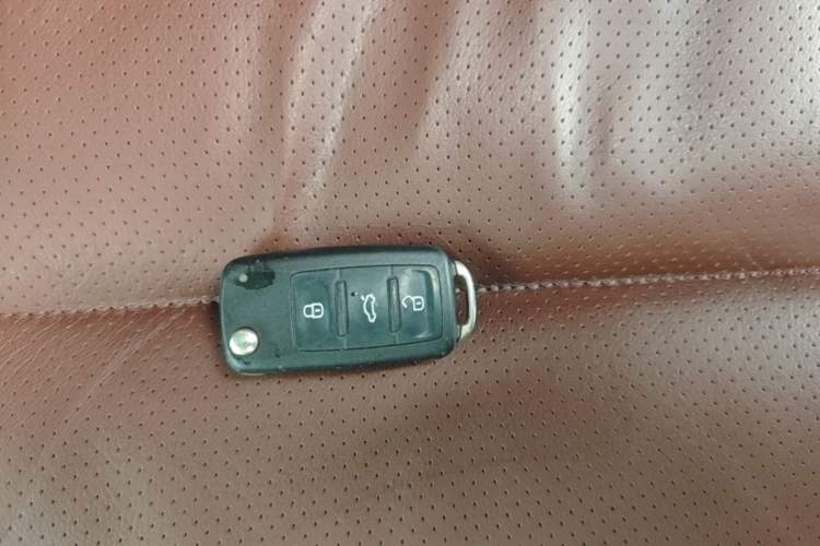 Used Volkswagen Tiguan 2015 1.8TSI Automatic Two-Wheel Drive Luxury Model Interior 1