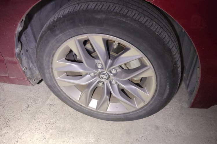 Used Toyota Avalon 2019 Dual-Engine 2.5L Luxury Edition China VI Standard Right Front Wheel Hub