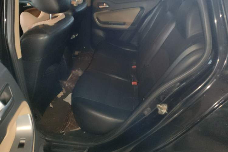 Used Haima Fumei 2015 1.6L Manual Fashion Model Left Rear Seat