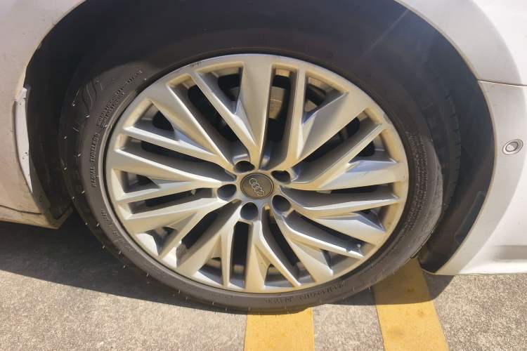 Used Audi A7 2020 45 TFSI Prestige Edition Right Front Wheel Hub