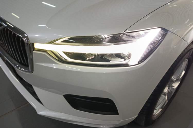 Used Volvo XC60 2019 T5 4x4 Smart Edition China VI Standard Left Front Headlight