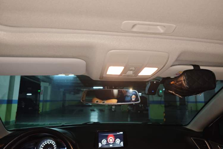 Used Mazda 3 Axela 2017 Sedan 1.5L Automatic Luxury Model Emission Standard China V
