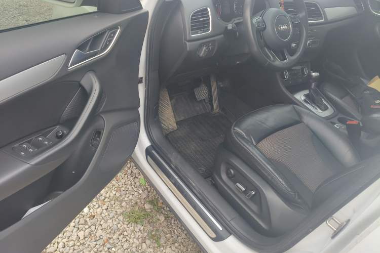 Used Audi Q3 2018 30th Anniversary Edition 30 TFSI Fashion Model Driver Seat