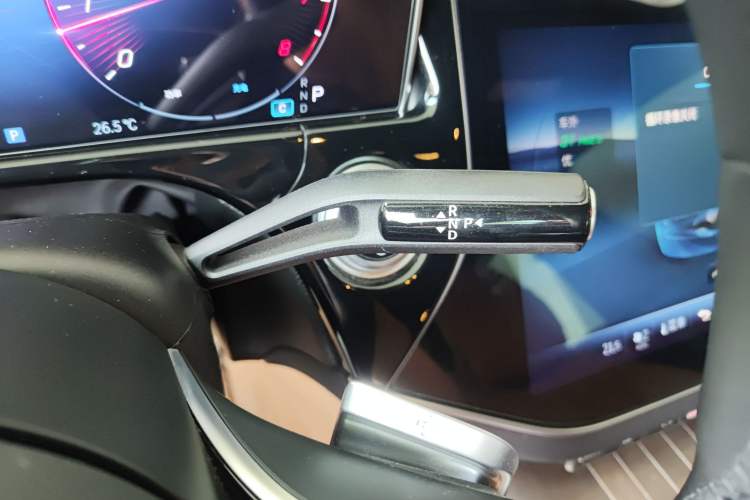 Used Mercedes-Benz E-Class 2024 Facelift E 300 L Luxury Edition Gear Lever