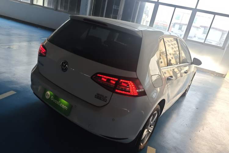 Used Volkswagen Golf 2017 1.6L Automatic Comfort Million-Vehicle Anniversary Edition