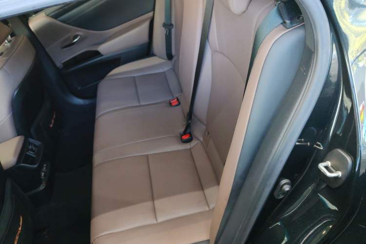 Used Lexus ES 2022 300h Deluxe Edition
