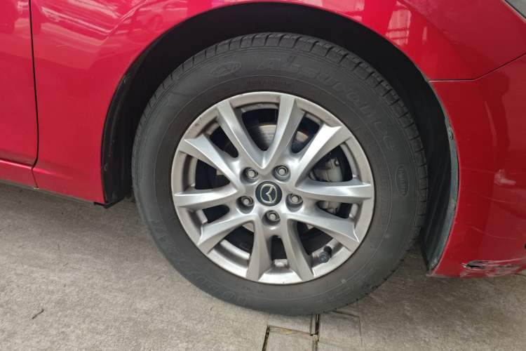 Used Mazda Mazda 3 Axela 2016 Sedan 1.5L Automatic Luxury Model
