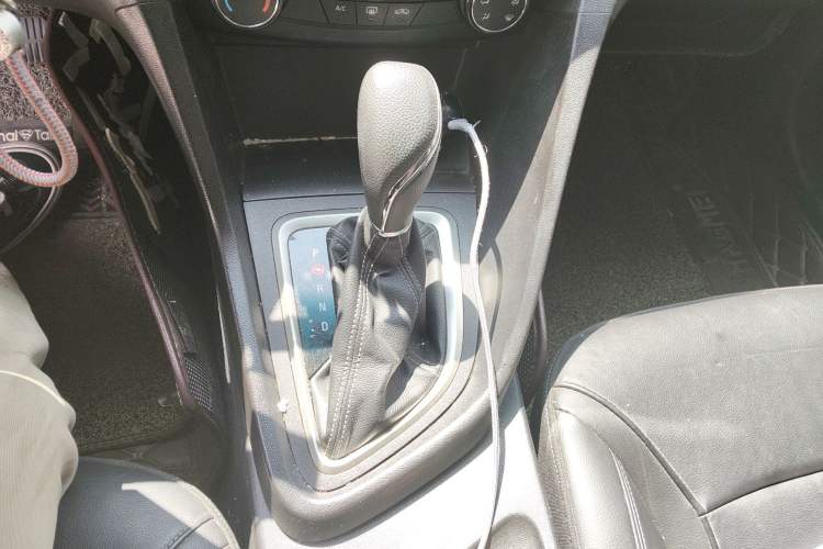Used Buick Excelle GX 2018 18T Automatic Elite Model Gear Lever