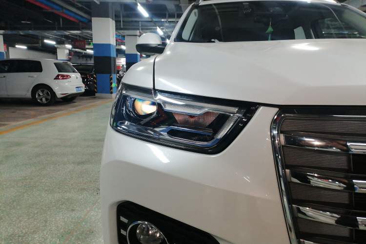 Used Haval H6 2017 Red Label 2.0T Automatic Two-Wheel Drive ZhiShang Model