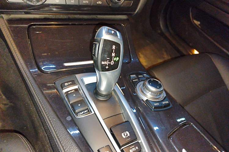 Used BMW 5 Series 2014 520Li Elegant Model
