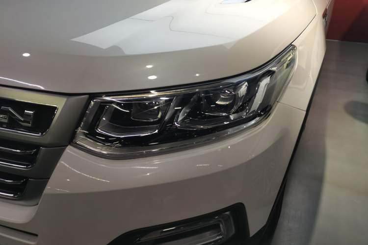 Used CHANGAN CS95 2017 2.0T Two-Wheel Drive Zhitu Edition Left Front Headlight