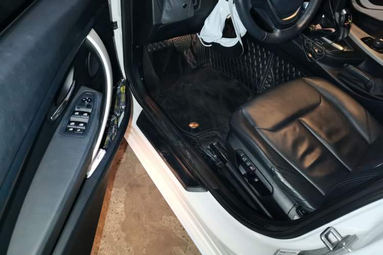 Used BMW 3 Series GT 2014 320i Leading Model