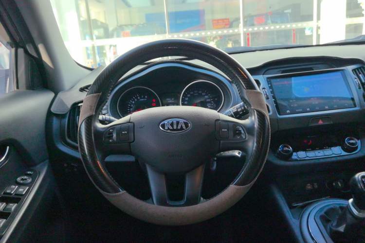 Used Kia Sportage R 2015 2.0L Manual Two-Wheel Drive GLS Trim