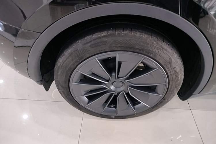 Used Tesla Model Y 2024 Rear-Wheel-Drive Version