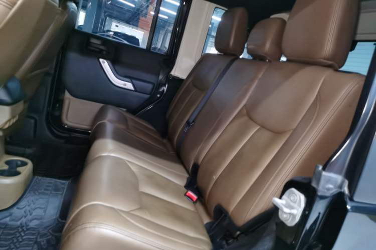 Used Jeep Wrangler 2013 3.6L Sahara Four-Door Edition