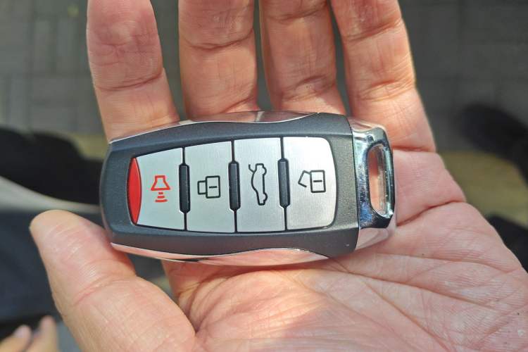 Used Haval H2s 2017 Blue Label 1.5T Dual-Clutch Luxury Model Vehicle Key