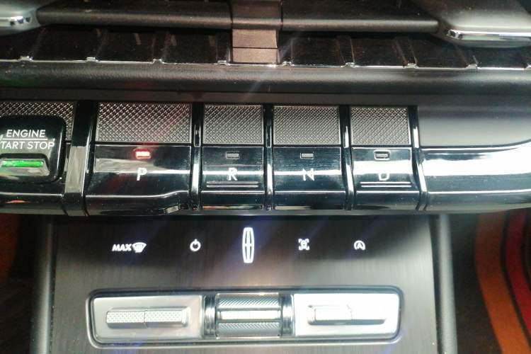 Used Lincoln Corsair 2023 2.0T Two-Wheel Drive Luxury Edition