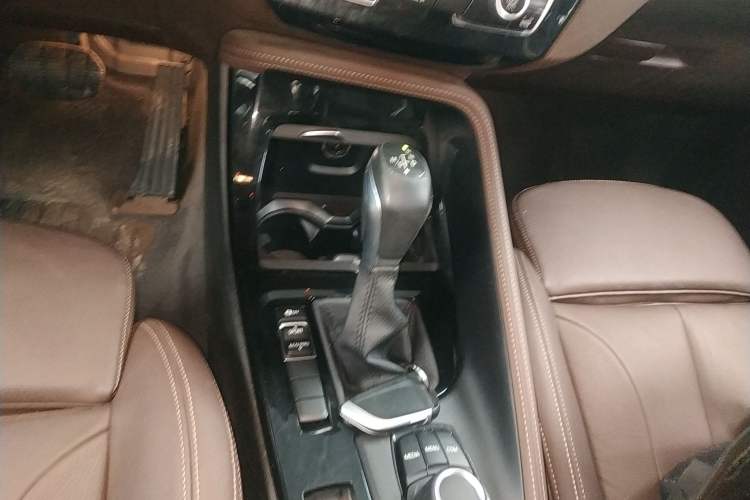 Used BMW X1 2018 sDrive18Li Luxury Model Gear Lever