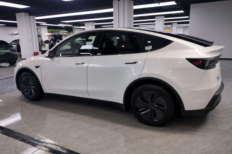 Used Tesla Model Y 2025 Updated Version Long-Range All-Wheel Drive