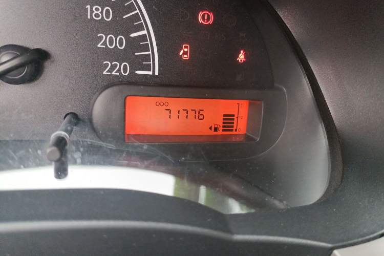 Used Nissan Sunny 2015 1.5XE Manual Comfort Edition Odometer Close Up