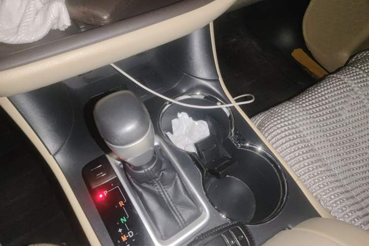 Used Toyota Highlander 2018 2.0T Two-Wheel Drive Luxury Edition 7 Seats China VI Standard