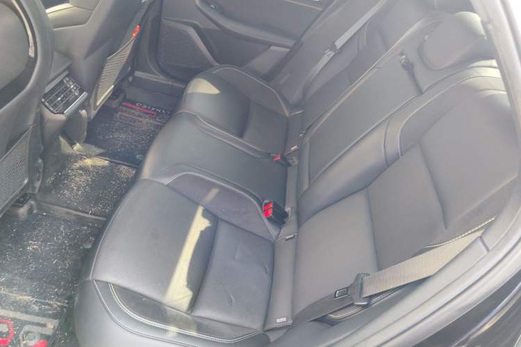 Used Lynk & Co 03 2023 2.0TD DCT JingPro Interior 4