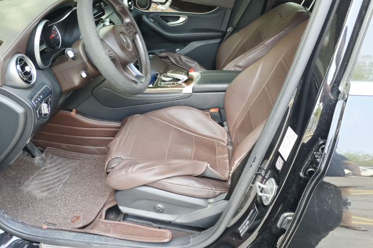 Used Mercedes-Benz GLC 2017 GLC 260 4MATIC Luxury Model
