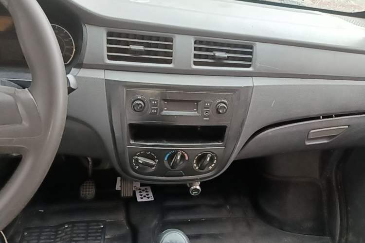 Used Wuling Zhiguang 2015 1.2L S Practical Model LSI

