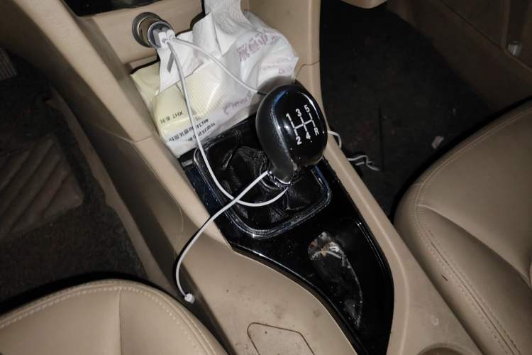 Used Baojun 730 2016 1.5L Manual Comfort Version 7 Seats China V Emission Standard Gear Lever