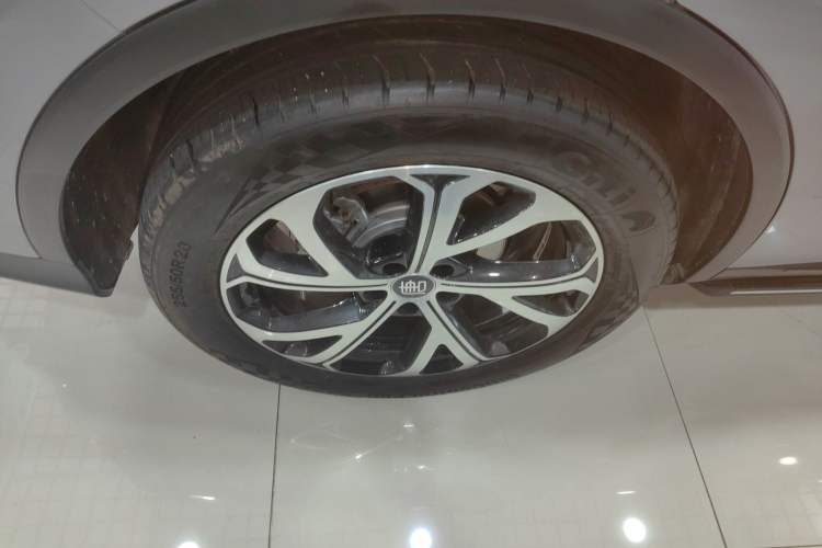 Used BYD Tang New Energy 2025 DM-i 115KM Cloud Ride Flagship Model Exterior 5