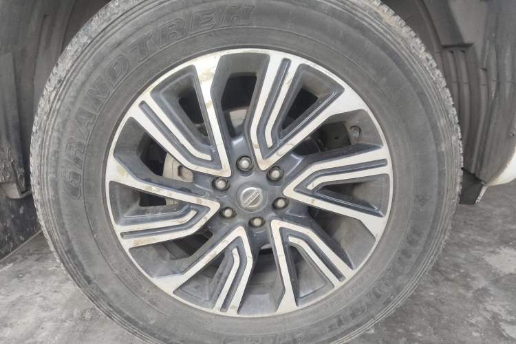 Used Nissan Terra 2018 2.5L Automatic 2WD Luxury Edition Right Front Wheel Hub