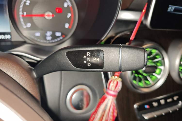 Used Mercedes-Benz GLC 2017 GLC 260 4MATIC Luxury Model Gear Lever