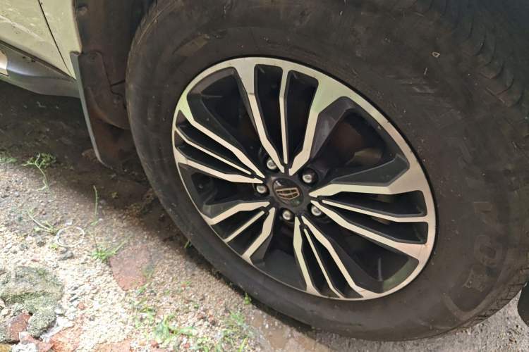 Used Geely Auto Vision X6 2016 1.8L Manual Luxury Model
