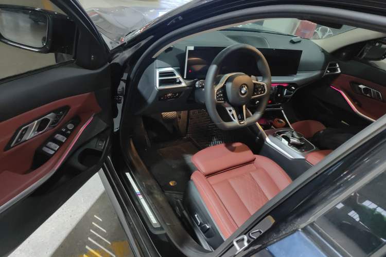 Used BMW 3 Series 2025 330Li M Sport Shadowline Package Driver Seat