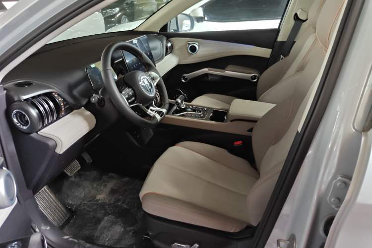 Used BYD Yuan PLUS 2024 Honor Edition 430KM Beyond Model
