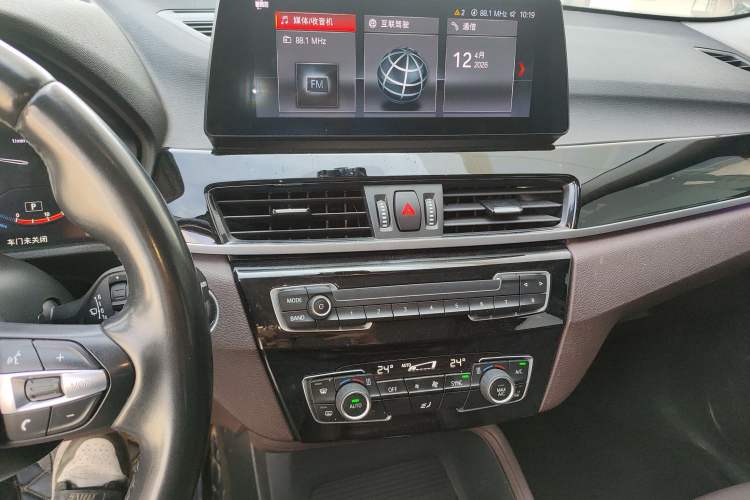 Used BMW X1 2022 sDrive25Li Leading Model Audio And AC Panel