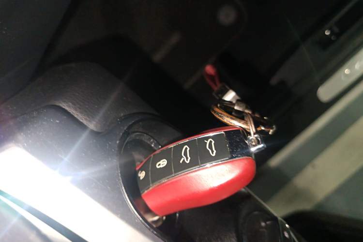 Used Porsche 718 2018 Cayman 2.0T Vehicle Key