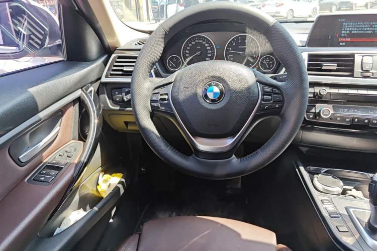 Used BMW 3 Series 2018 320Li Fashion Model Steering Wheel