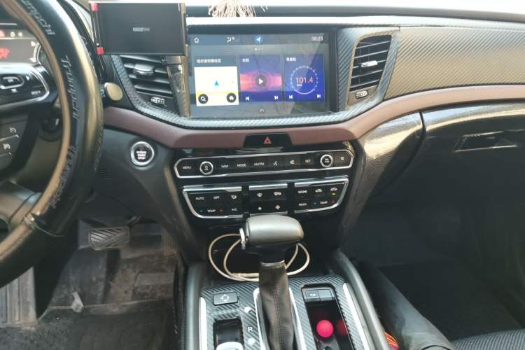 Used GAC Trumpchi GS8 2017 320T Four-Wheel Drive Luxury Smart Connectivity Version (7 Seats) Audio And AC Panel