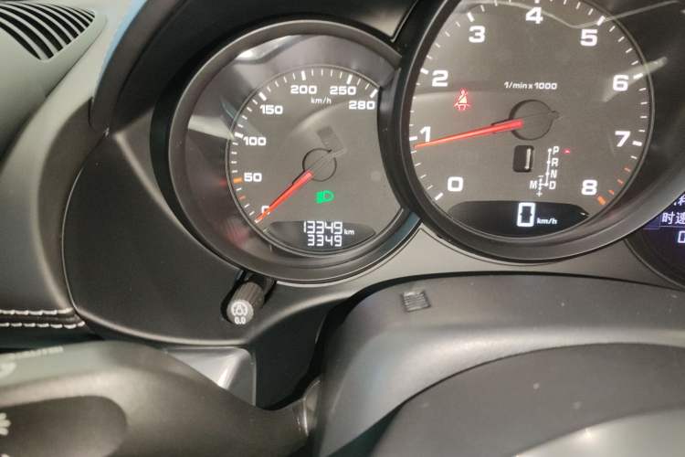 Used Porsche 718 2023 Boxster Style Edition 2.0T Odometer Close Up