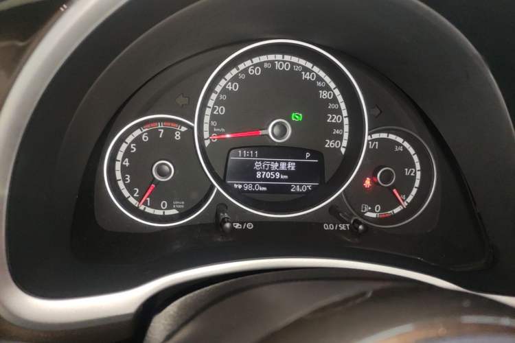 Used Volkswagen Beetle 2015 180TSI model
